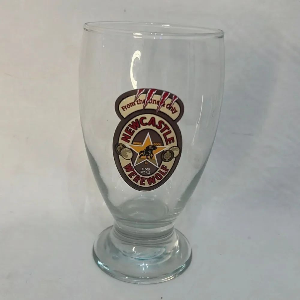 Newcastle Werewolf Beer Glass Blood Red Ale Drink Cool 14 Oz 6 In Tall 3 Round